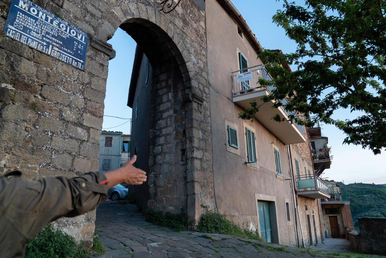 Casa Angolo Cantina Nel Castello Montegiovi Экстерьер фото