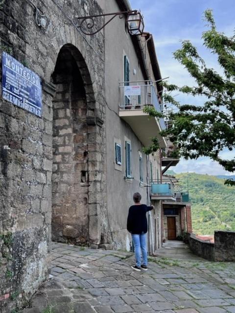 Casa Angolo Cantina Nel Castello Montegiovi Экстерьер фото
